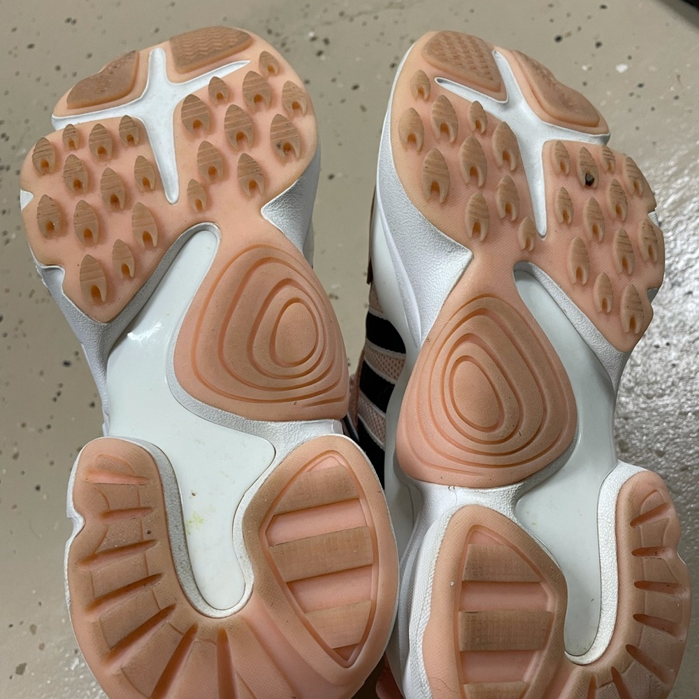 Sneakers - Picture 4 of 4